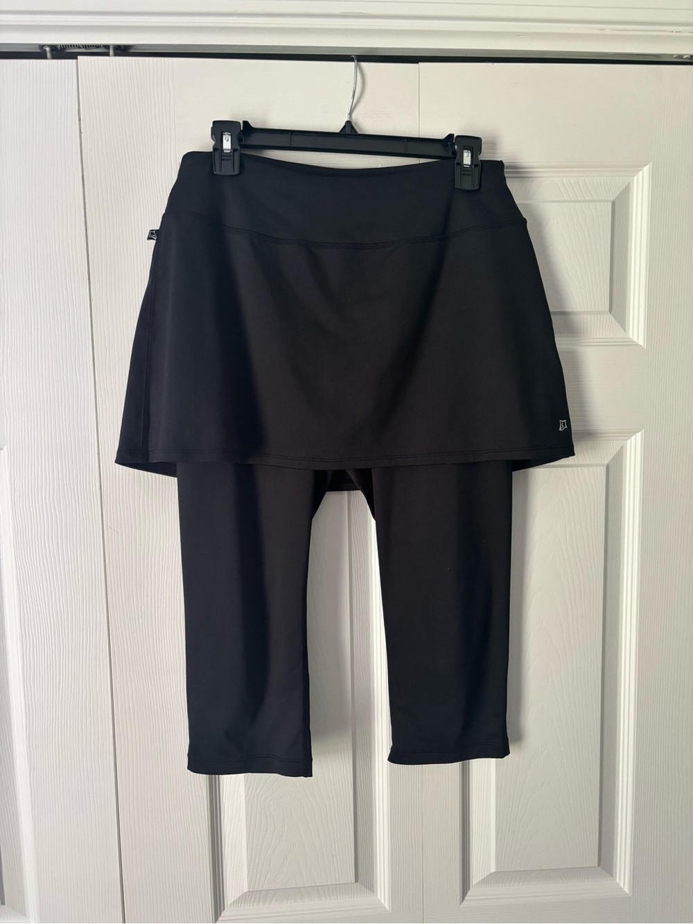 Women's Black Skirted Capri Leggings - Athletic Skirt Set
